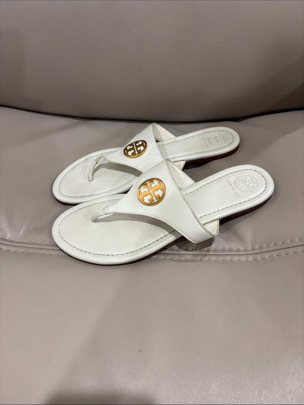 Tory Burch White Benton Thong Sandals sz 9